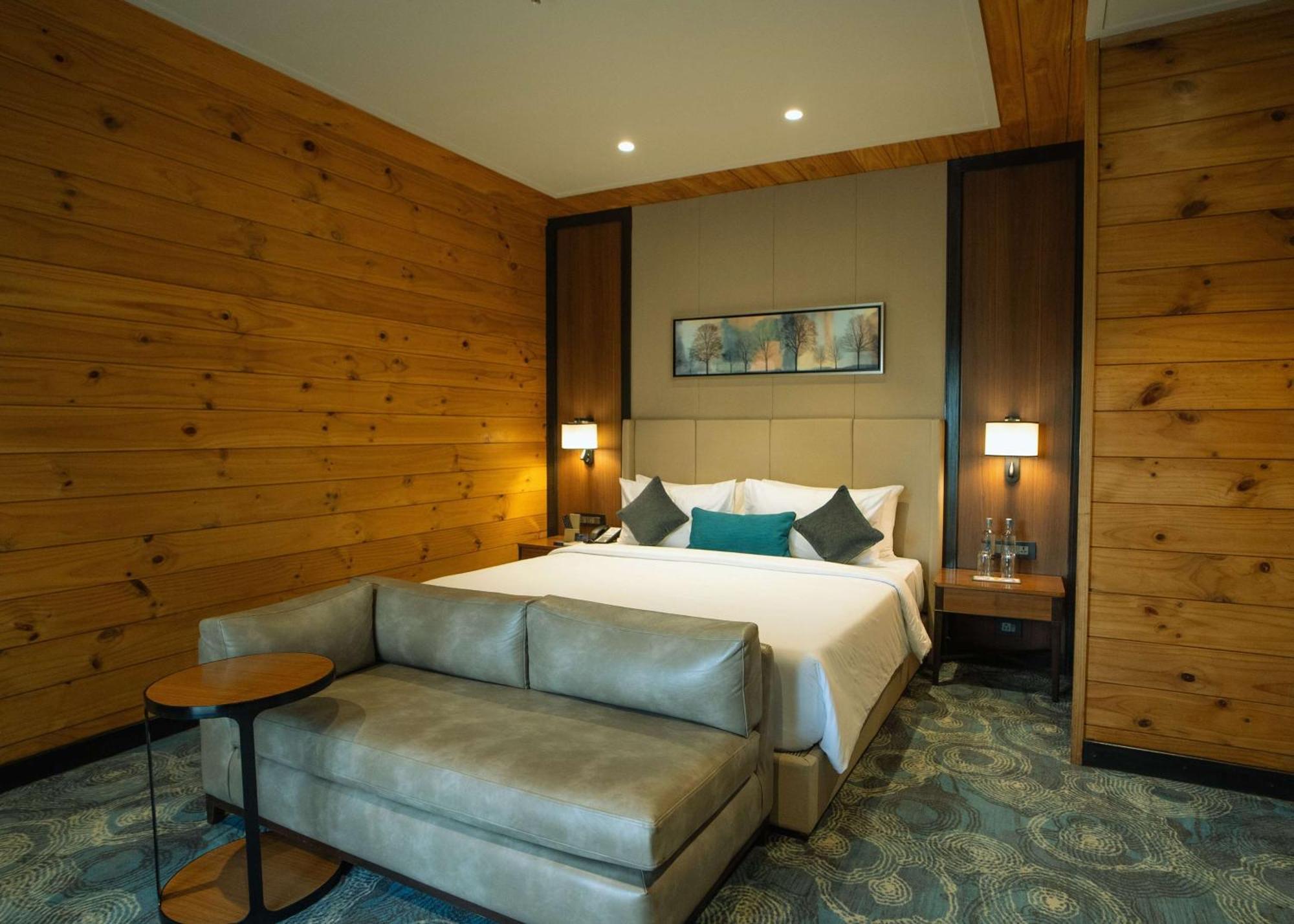 Radisson Blu Resort 다람샬라 외부 사진